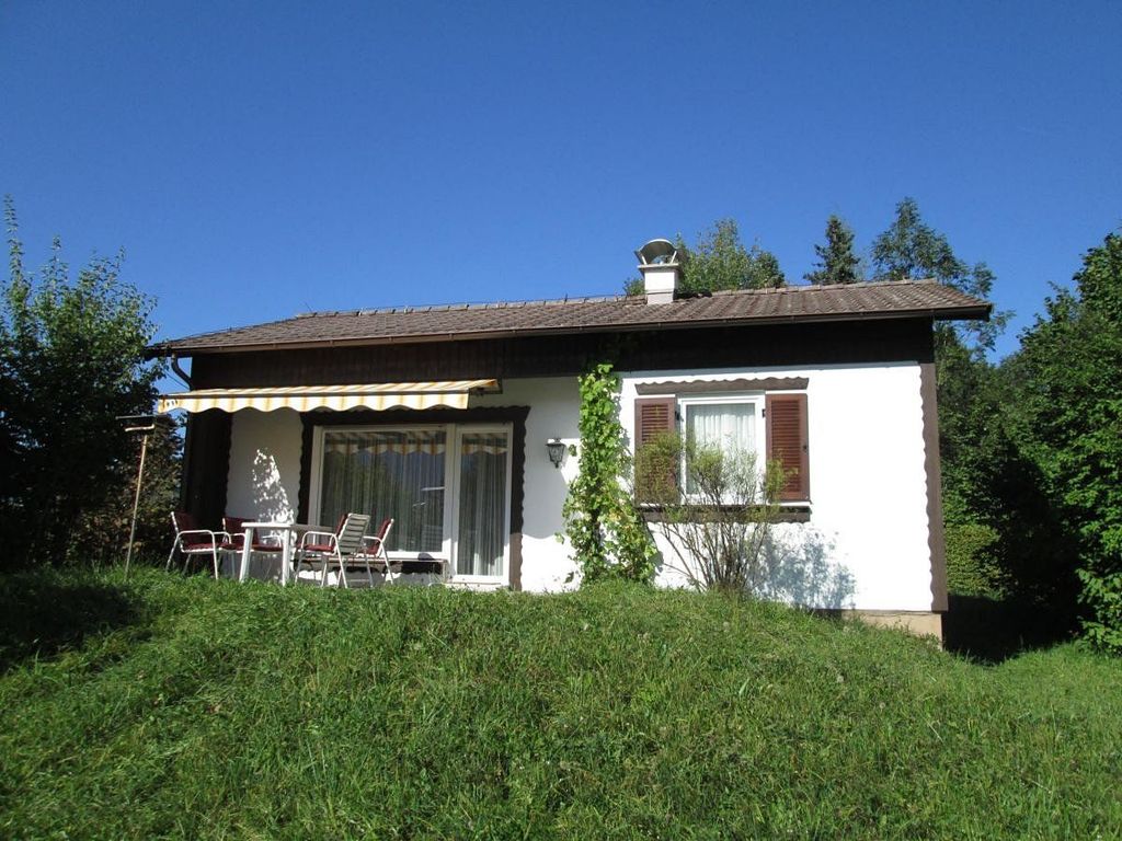 Ferienhaus im Landhausstil mit Terrasse und Bergblick (17)
