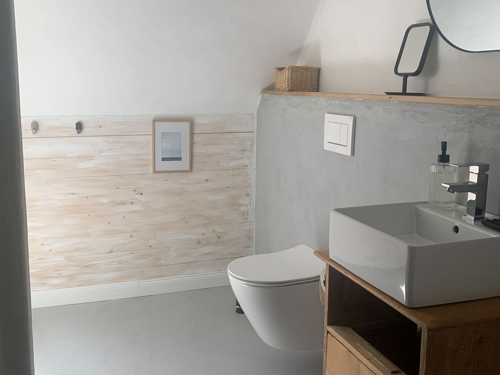 Badezimmer mit Dusche