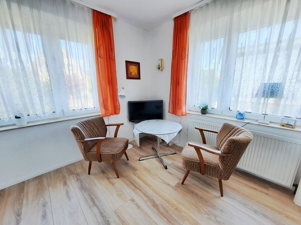 Wohnzimmer mit Pantry Küche