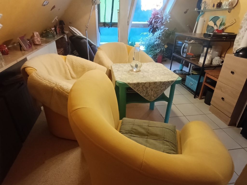 Küchenzeile mit Sitzecke