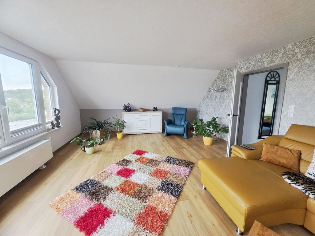 Wohnzimmer mit Panoramafenster