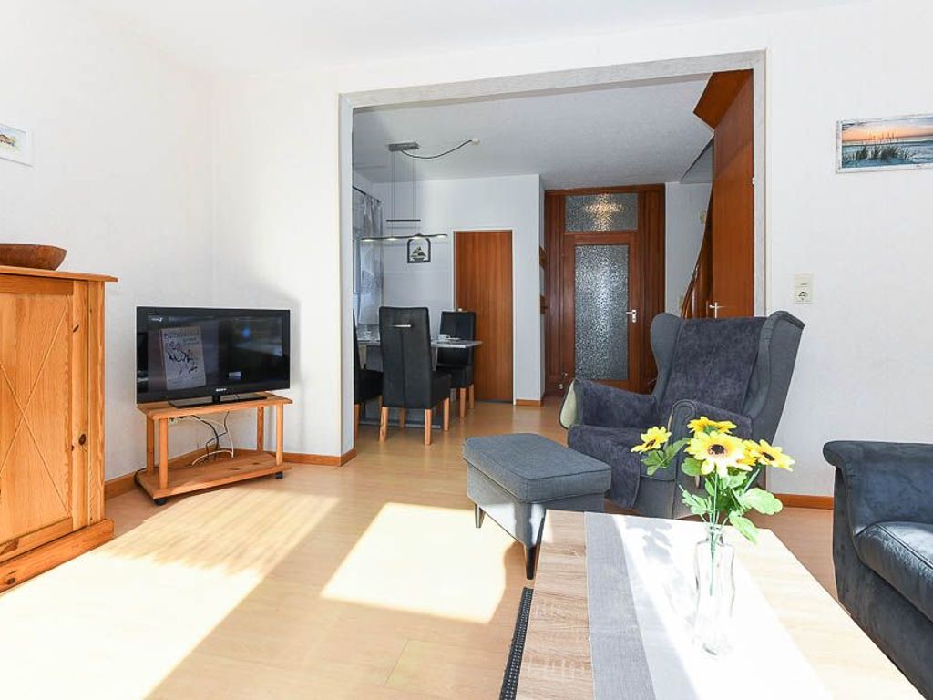 Wohnzimmer mit Essgruppe
