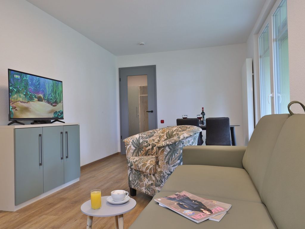 Waldfrieden Whg. 3 - Blick auf den offenen Wohnbereich mit TV