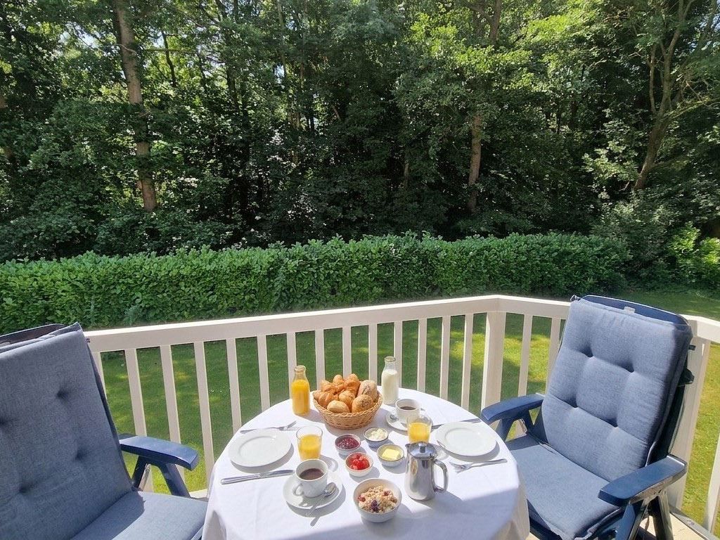 Balkon Strandleev mit Blick in den Garten