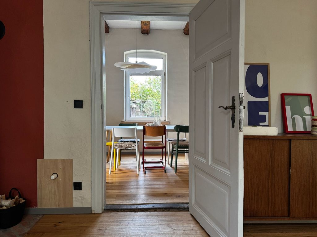 Blick vom Wohnzimmer zum Esszimmer