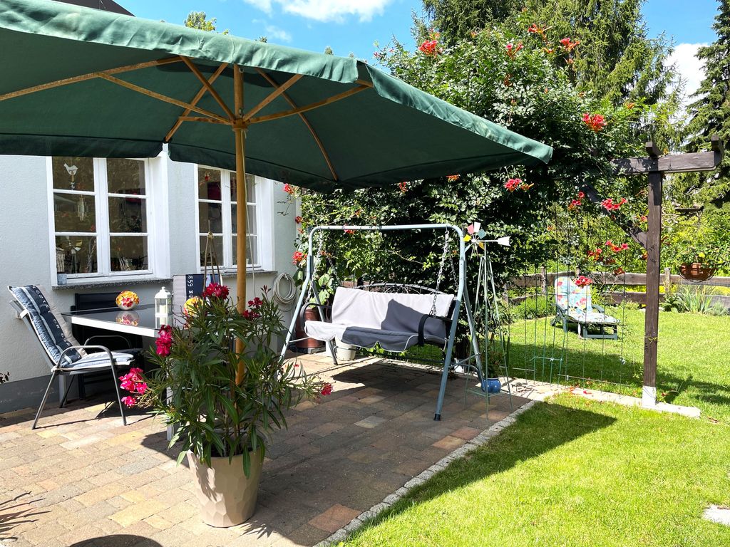 Terrasse mit Gartenmöbel