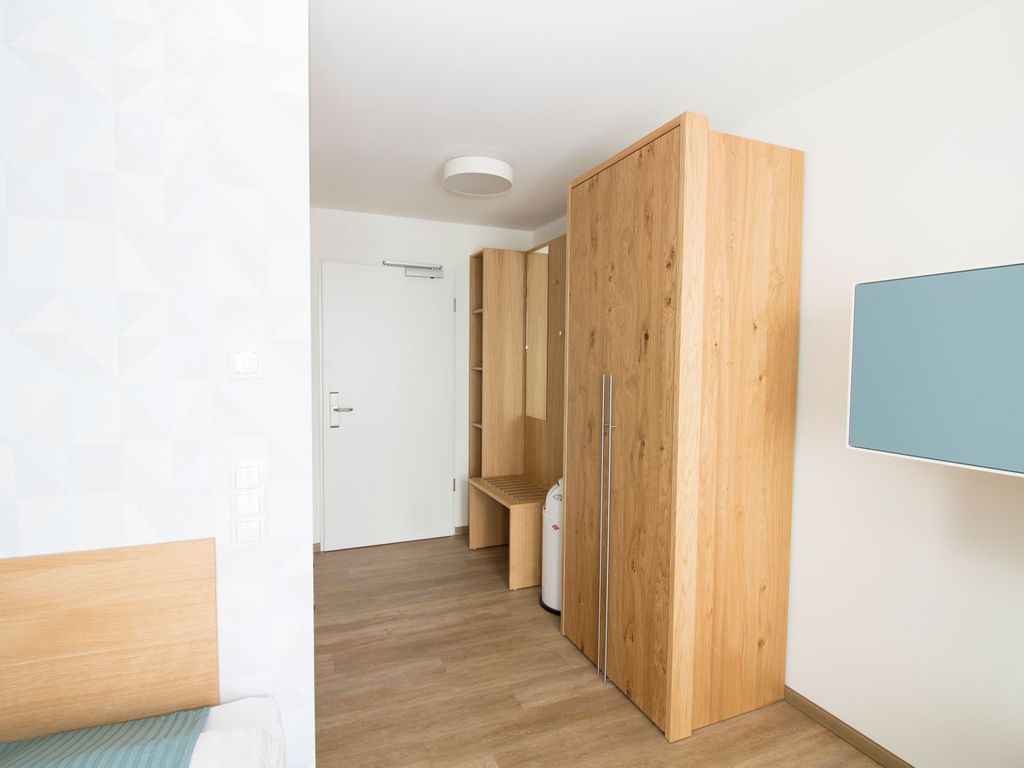 Kleiderschrank