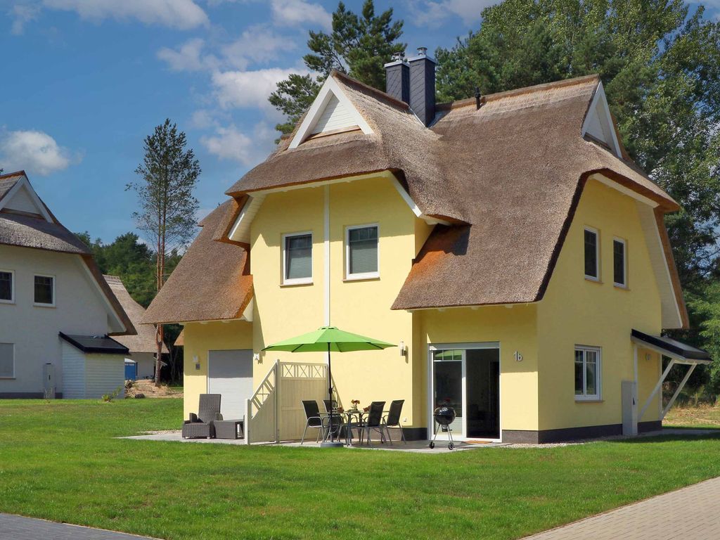 Aussenansicht mit Terrasse