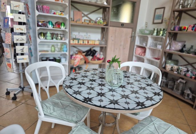 Cafe & Hofladen Lütt Maierei