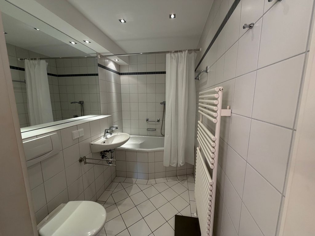 Badezimmer mit Badewanne