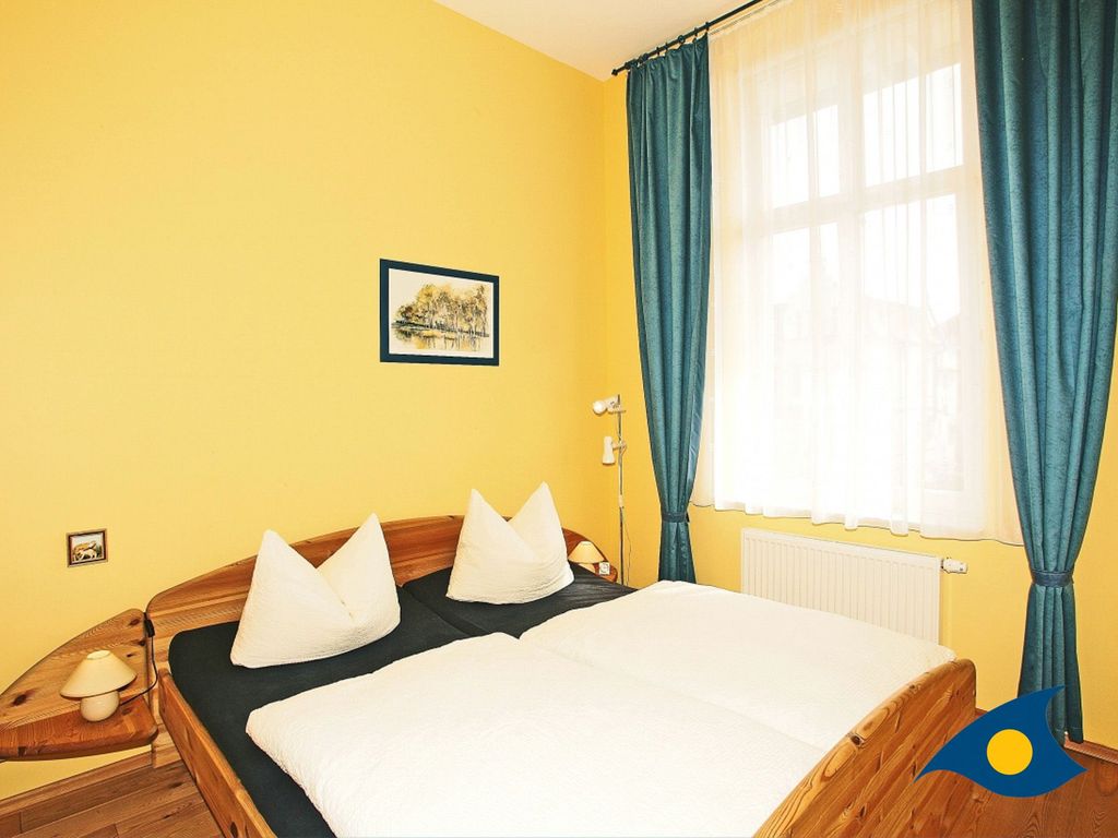 Schlafzimmer mit Doppelbett