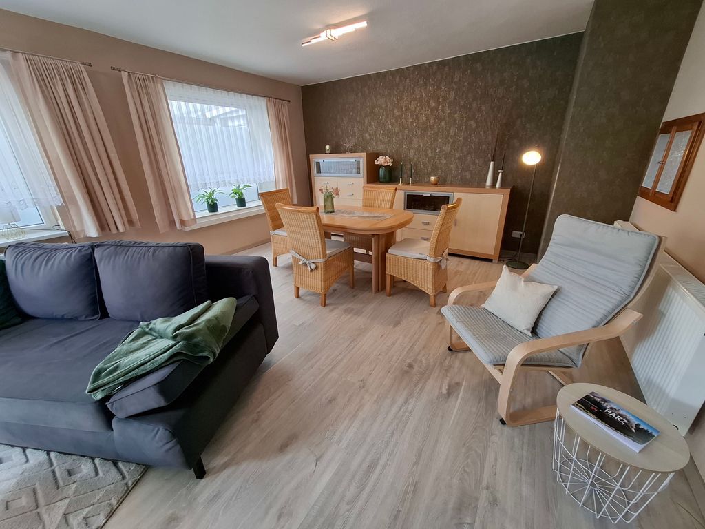 Wohnzimmer mit Essbereich