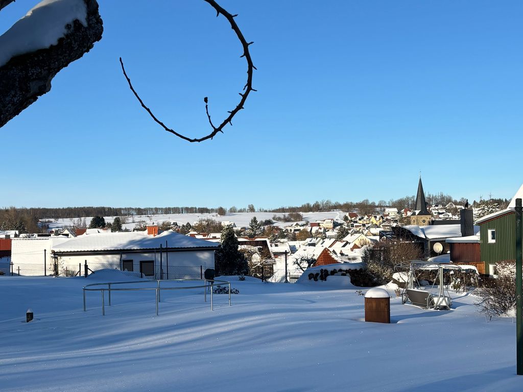 weiter Blick auf verschneite Landschaft
