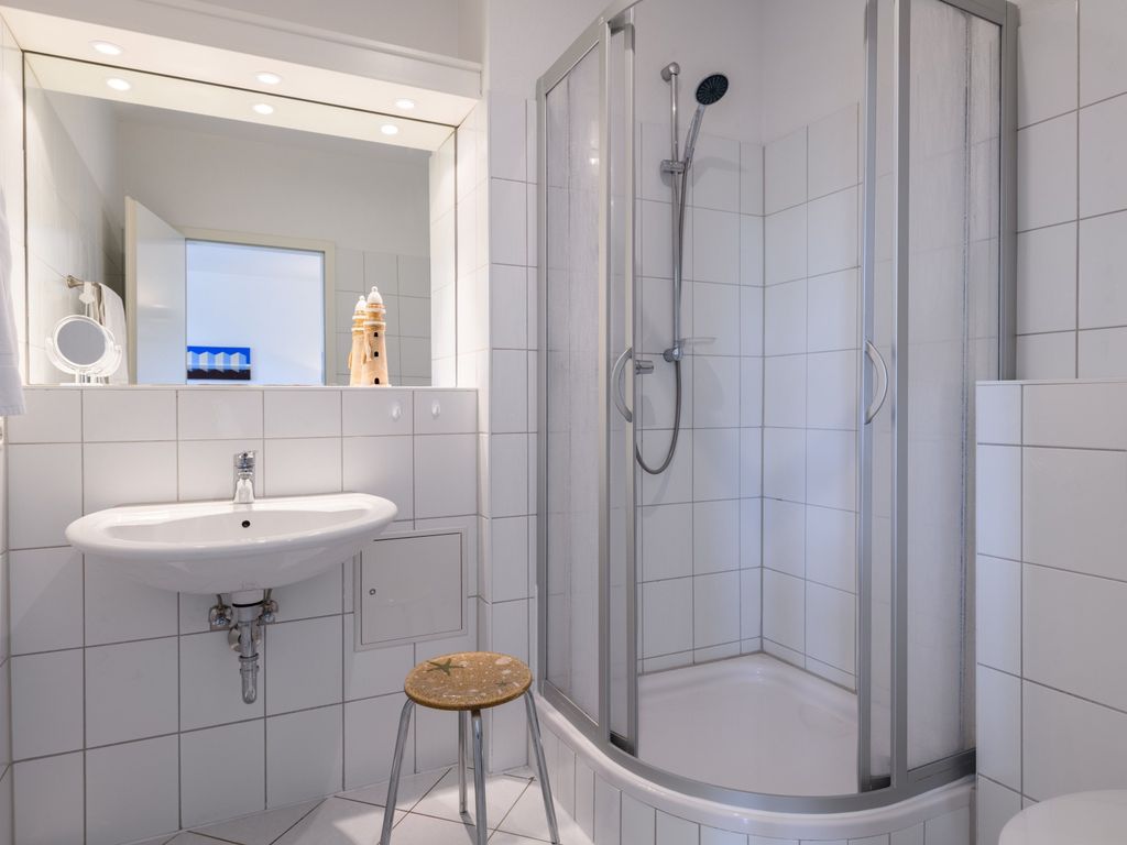 Das Badezimmer mit Dusche