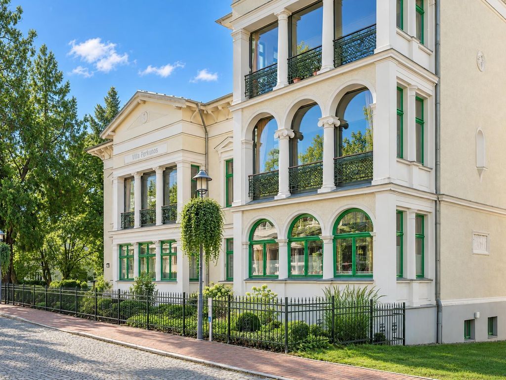 Aussenansicht der Villa Perkunos