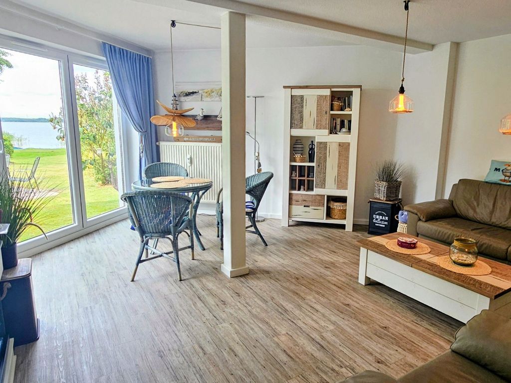 Wohnzimmer mit offener Küche, Essbereich