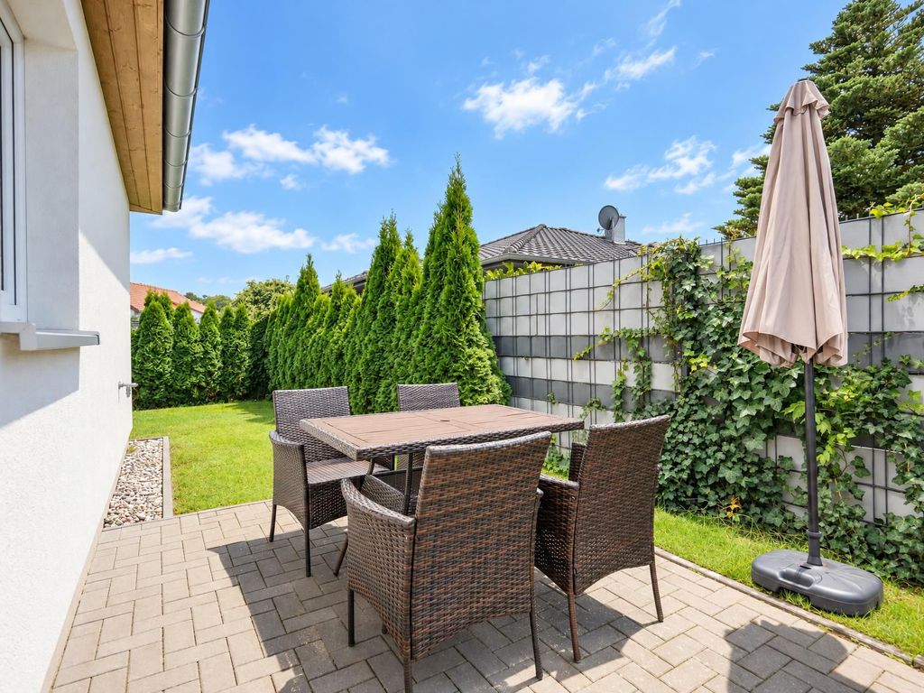 Terrasse mit Möbeln