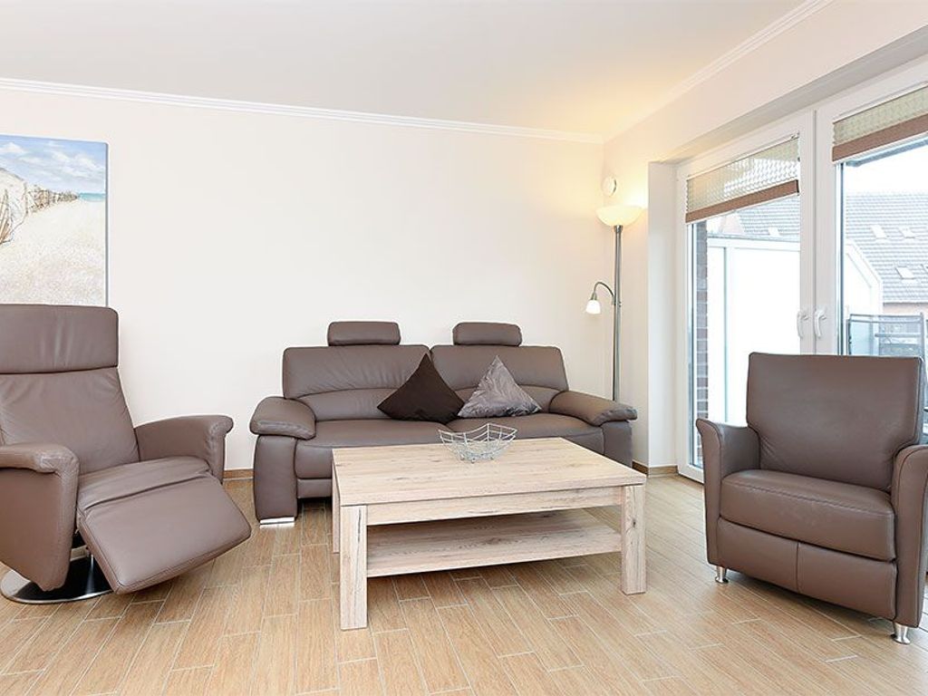 Wohnzimmer mit integriertem Küchenbereich