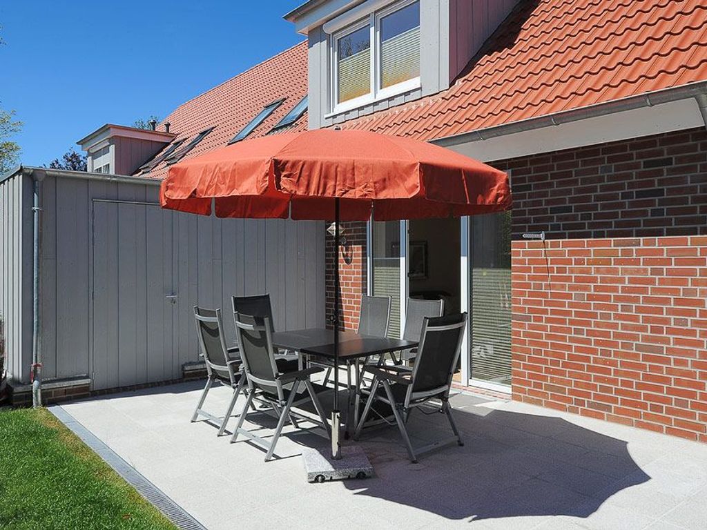 Außenansicht mit Terrasse