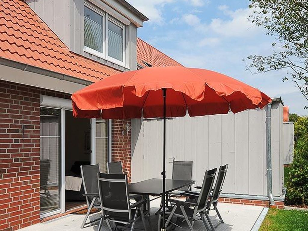 Außenansicht mit Terrasse