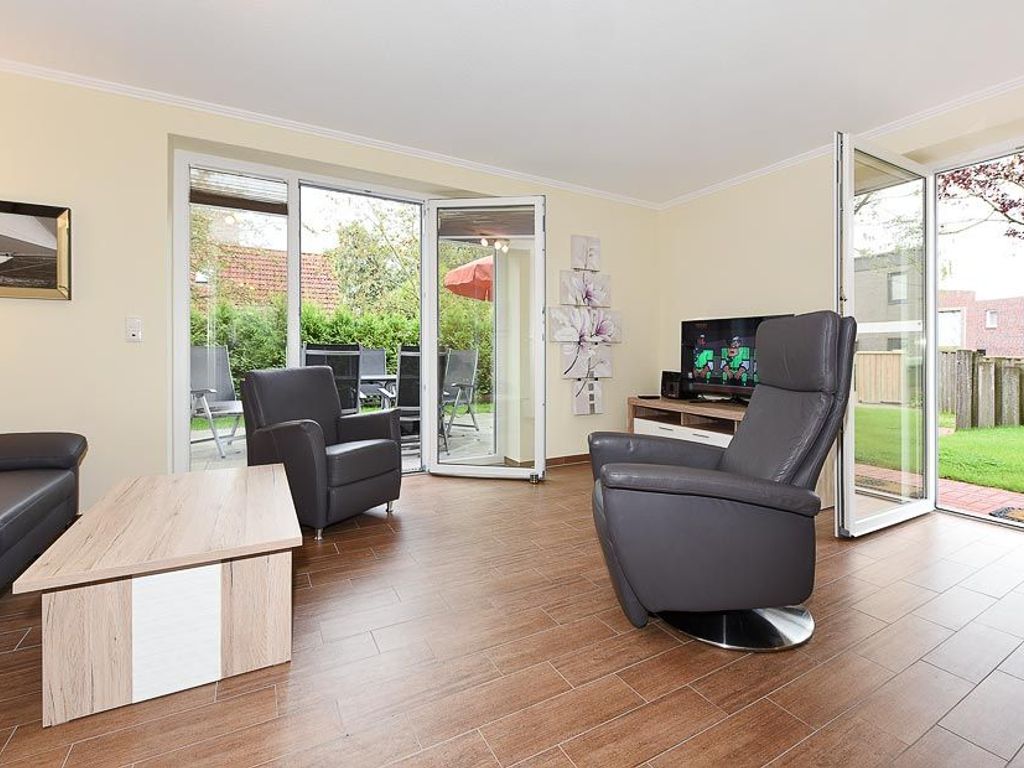 Wohnzimmer mit integriertem Küchenbereich
