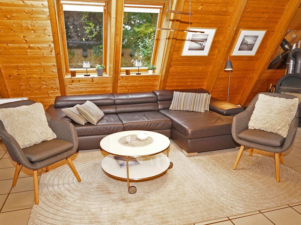 Wohnzimmer mit extra Seitenfenstern