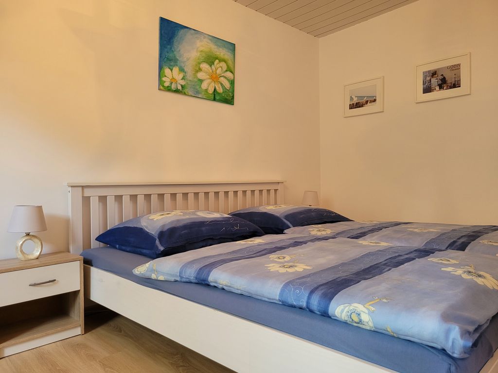 Schlafzimmer 1