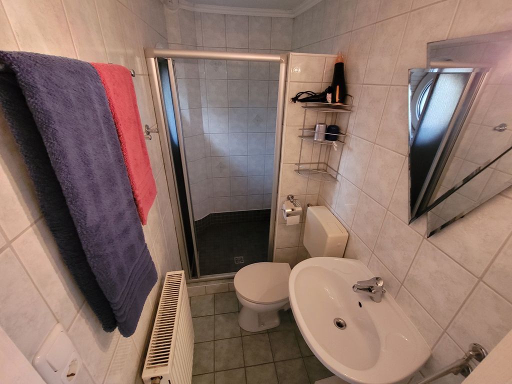 Bad mit Dusche/ WC