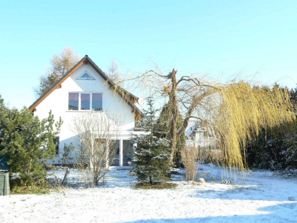 Blick auf die Ferienwohnung bei Schnee