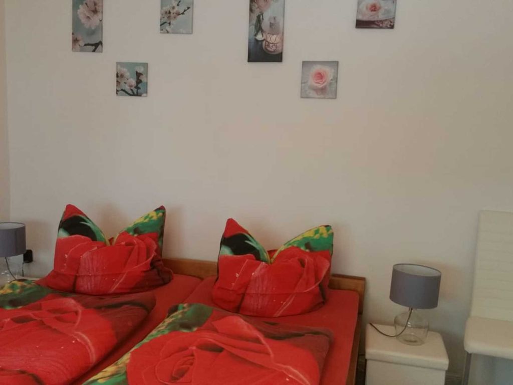 Schlafzimmer mit Doppelbett