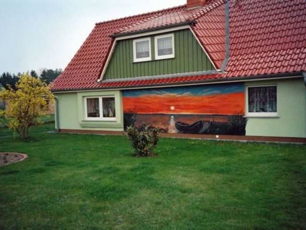 Vorderansicht - Ferienwohnung obere Fenster