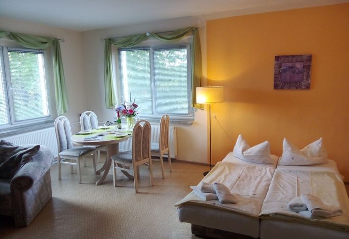 Photo Ostalgiehaus - Ferienhaus Am Stettiner Haff 9