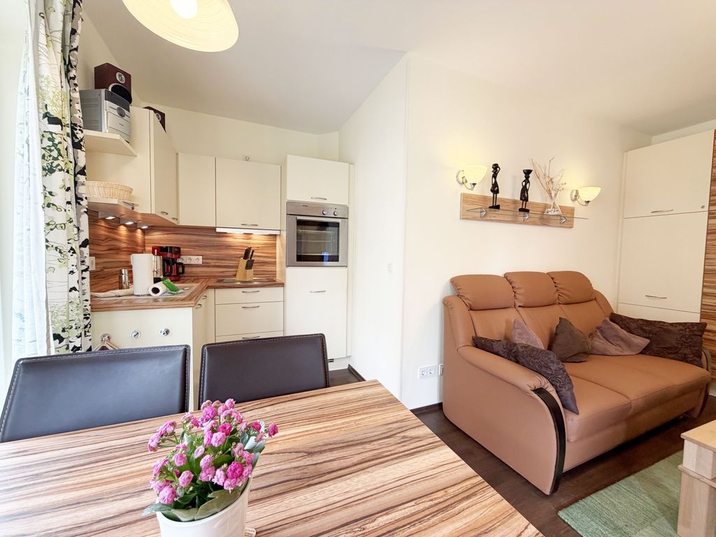 Kurparkresidenz Baabe Whg. 08 - Wohnzimmer und Essbereich