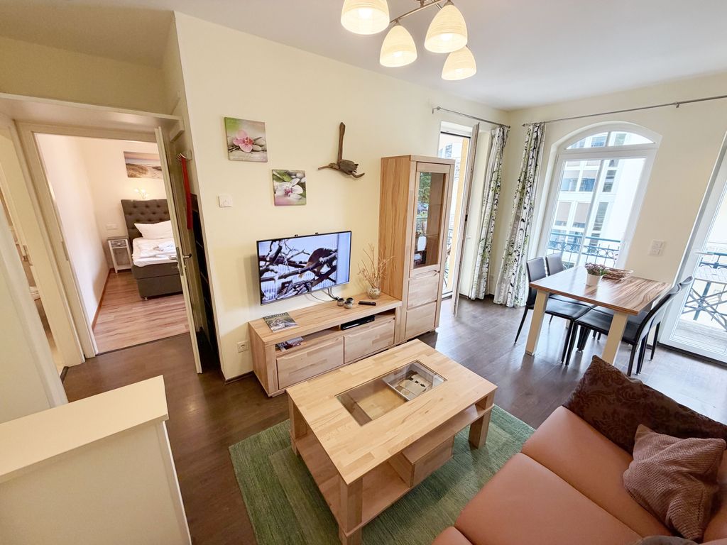 Kurparkresidenz Baabe Whg. 08 - Wohnzimmer und Essbereich