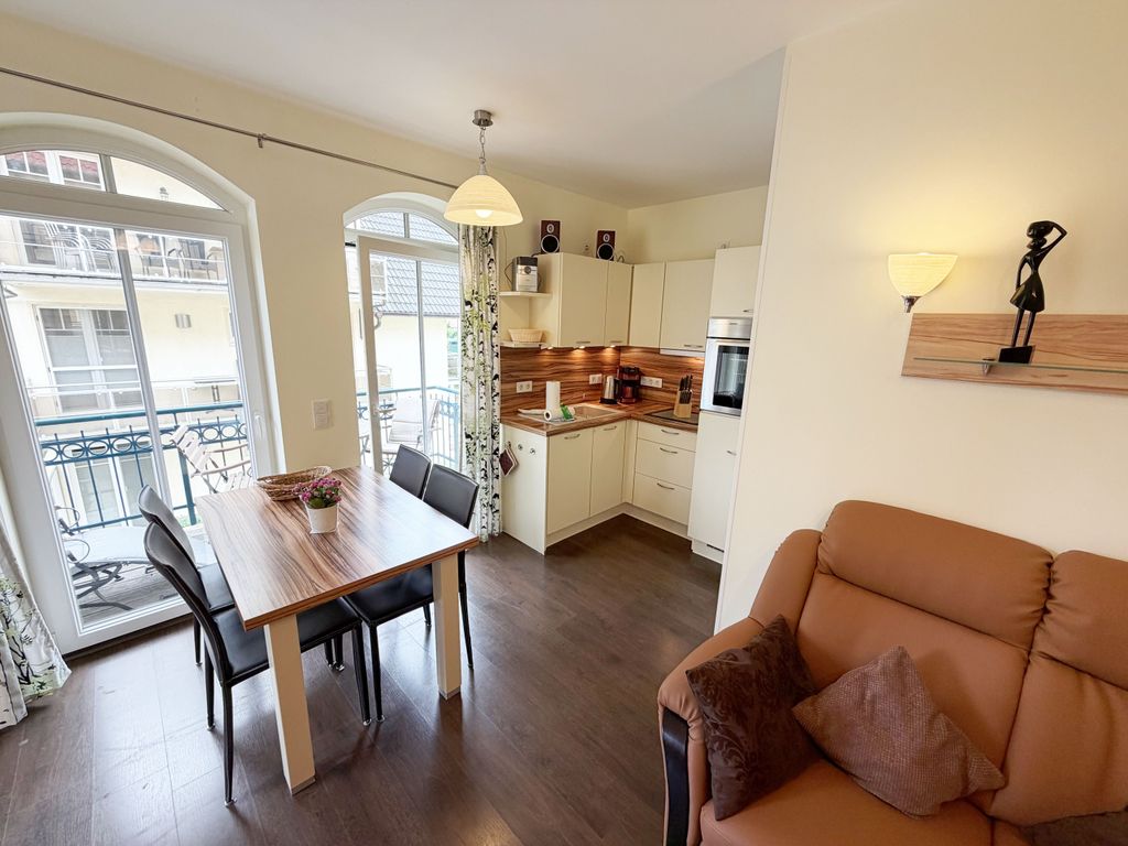 Kurparkresidenz Baabe Whg. 08 - Wohnzimmer und Essbereich