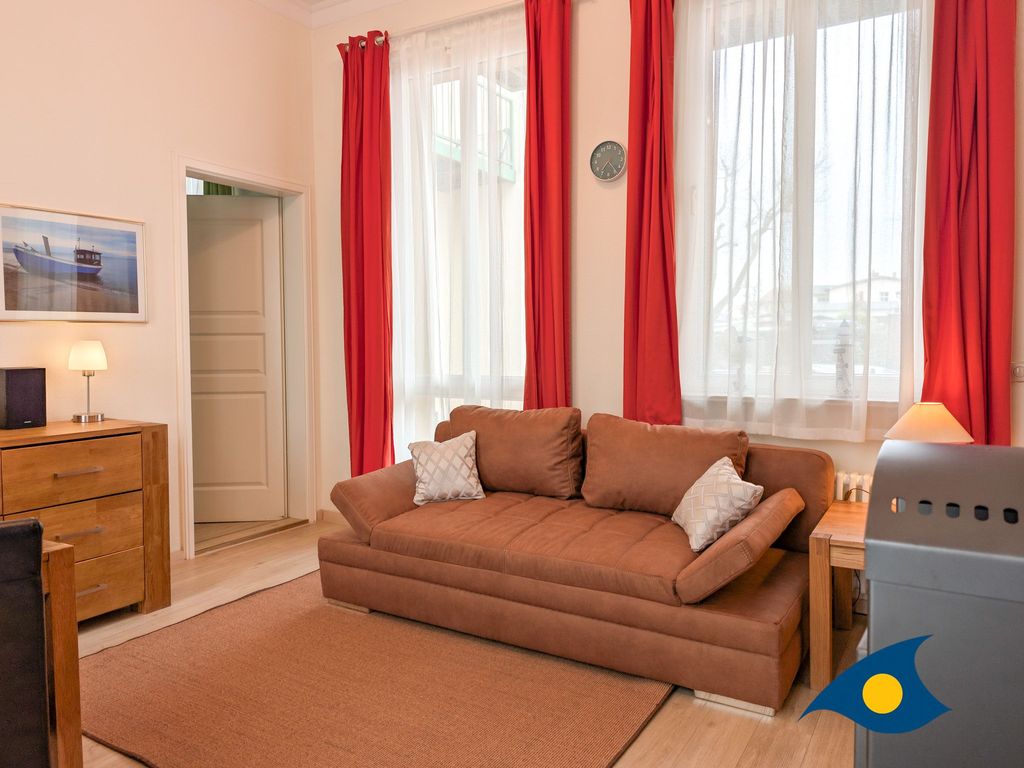Wohnbereich mit Schlafcouch (Aufbettungsmöglichkeit für die 3. Person)