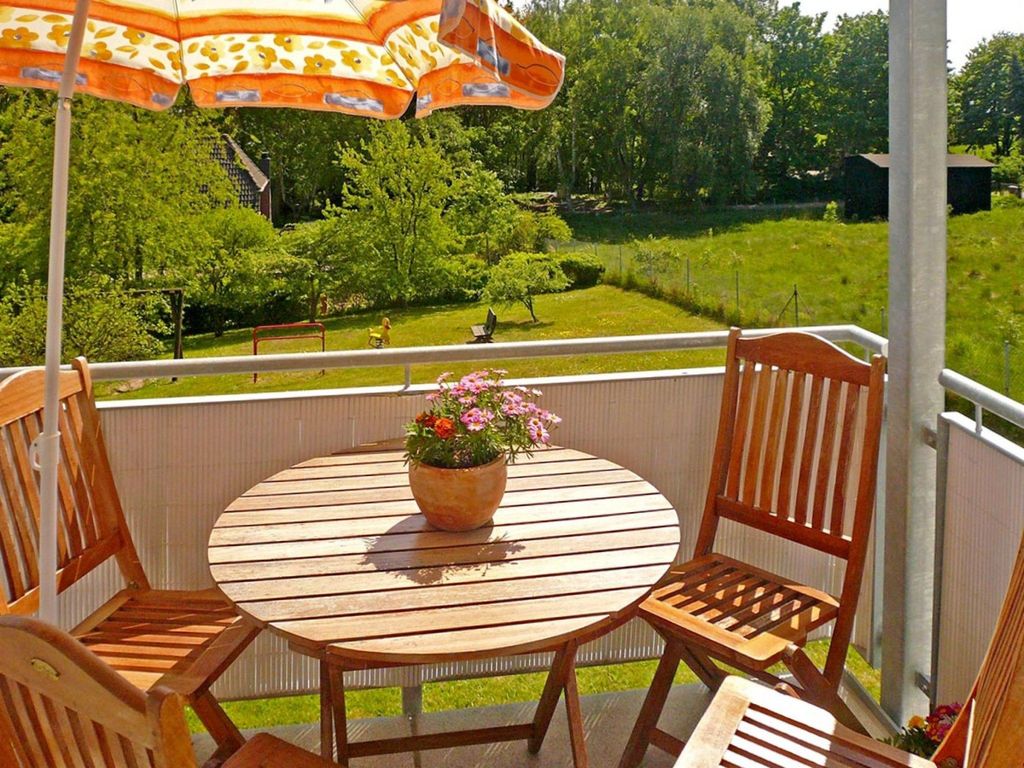 Südbalkon (je nach Verfügbarkeit auch Südterrasse)
