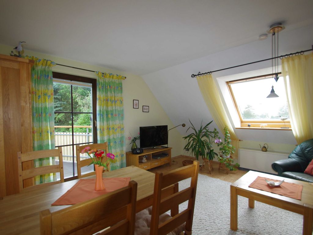 Blick ins Wohnzimmer