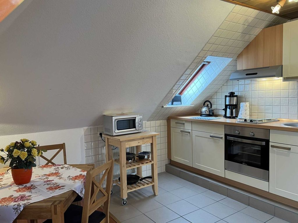 Kombi. Wohn-/Schlafzimmer mit Küchenzeile