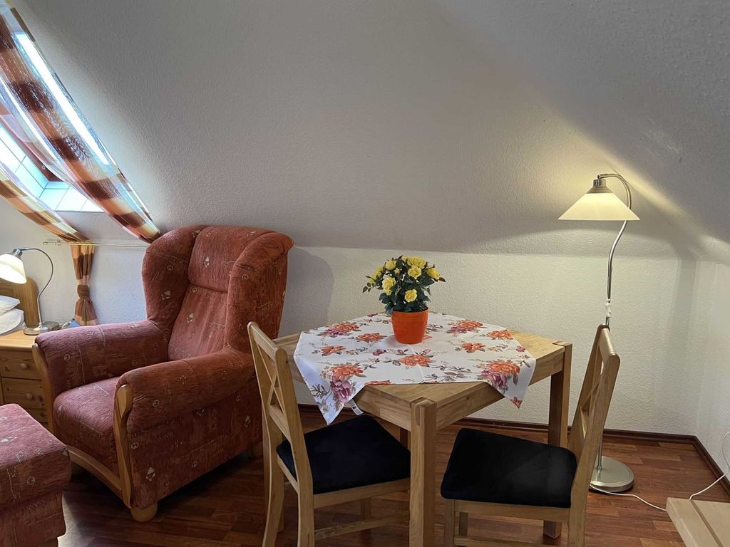 Kombi. Wohn-/Schlafzimmer mit Küchenzeile