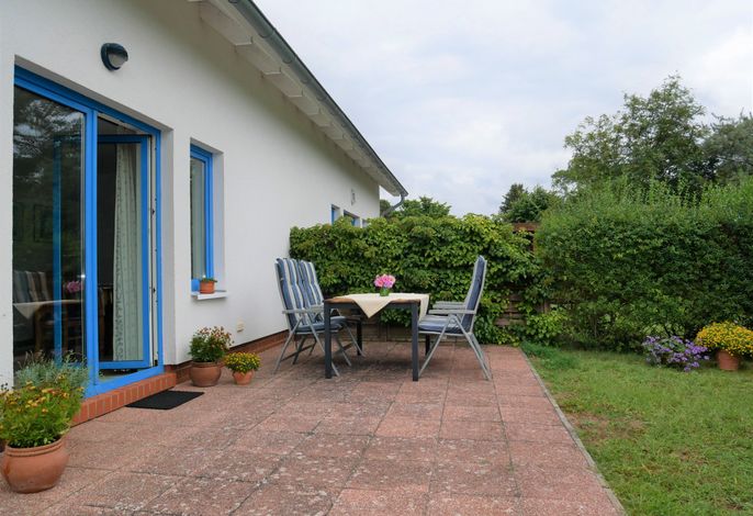 Ferienhaus mit Terrasse und Garten