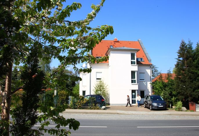 Ferienwohnung am Mirower See (ohne Balkon) rechts Whg.3