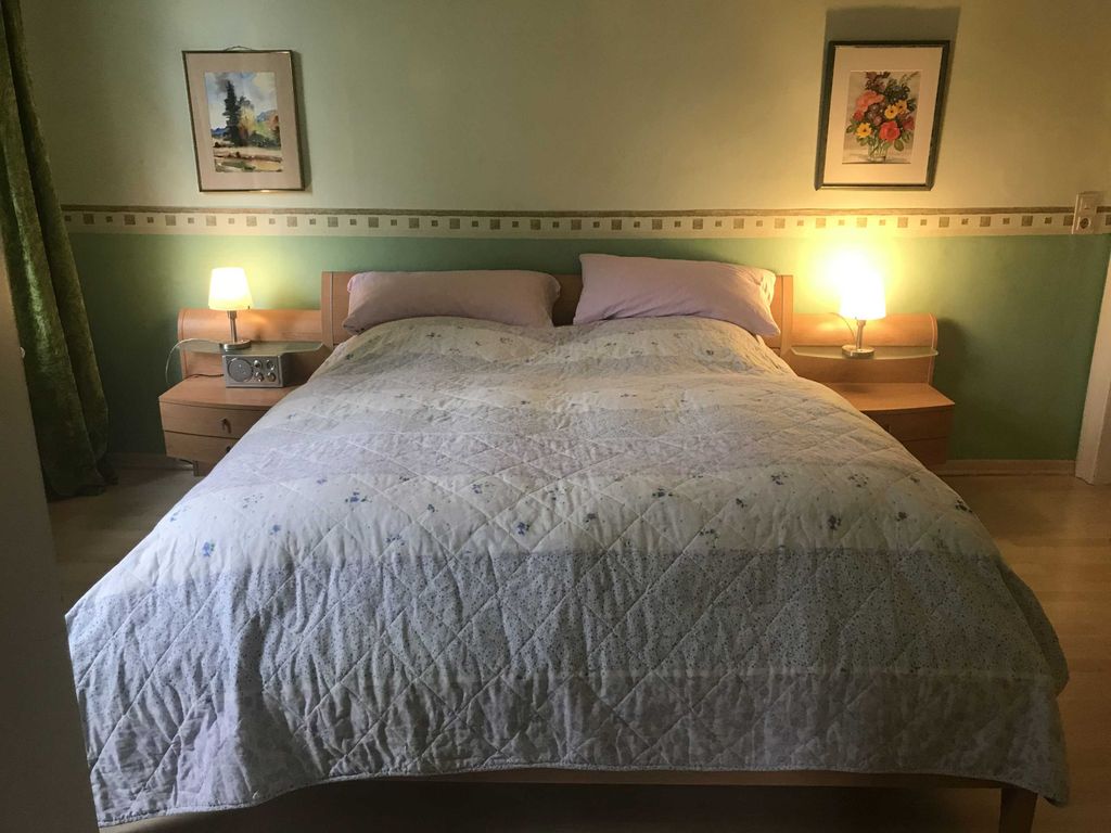 Schlafzimmer 1