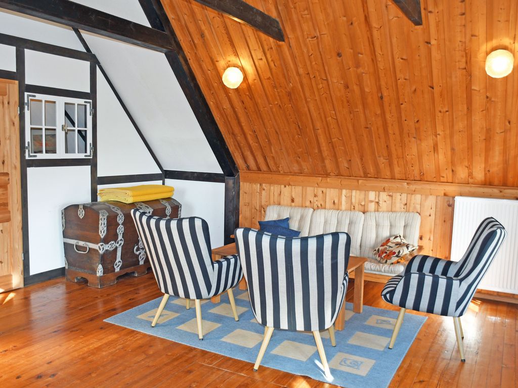 große Ferienwohnung mit Terrasse und Gartenblick (S)