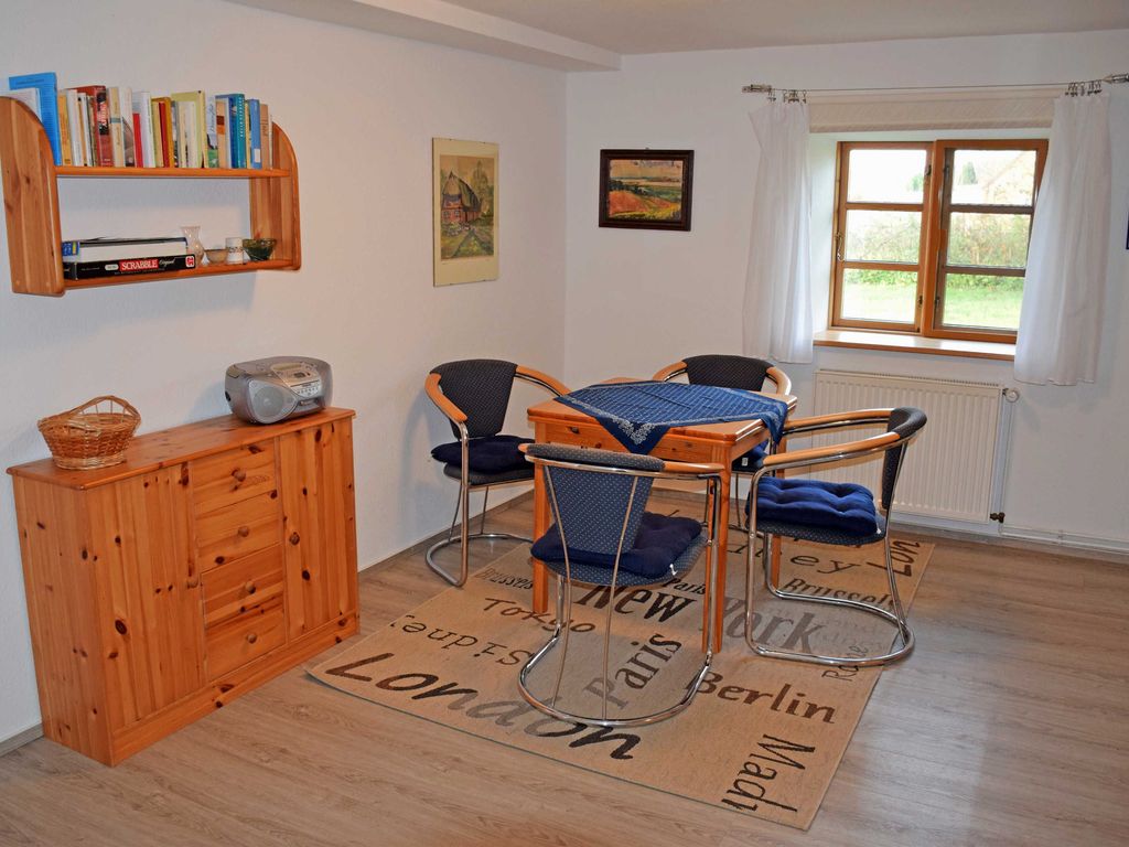 Ferienwohnung mit Gartenblick und Terrasse (A)