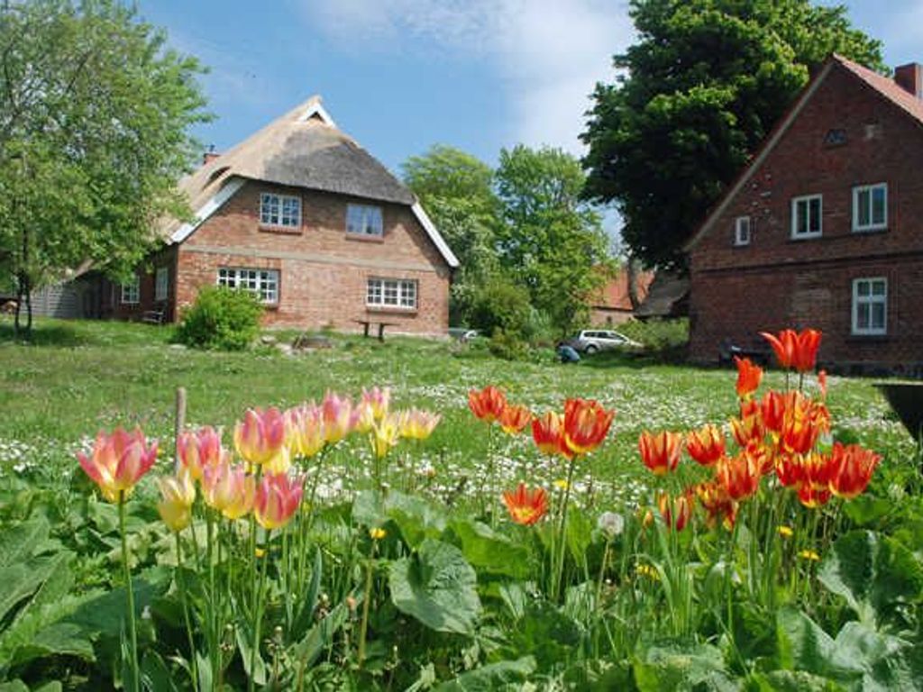 Ferienwohnung mit Gartenblick und Terrasse (A)