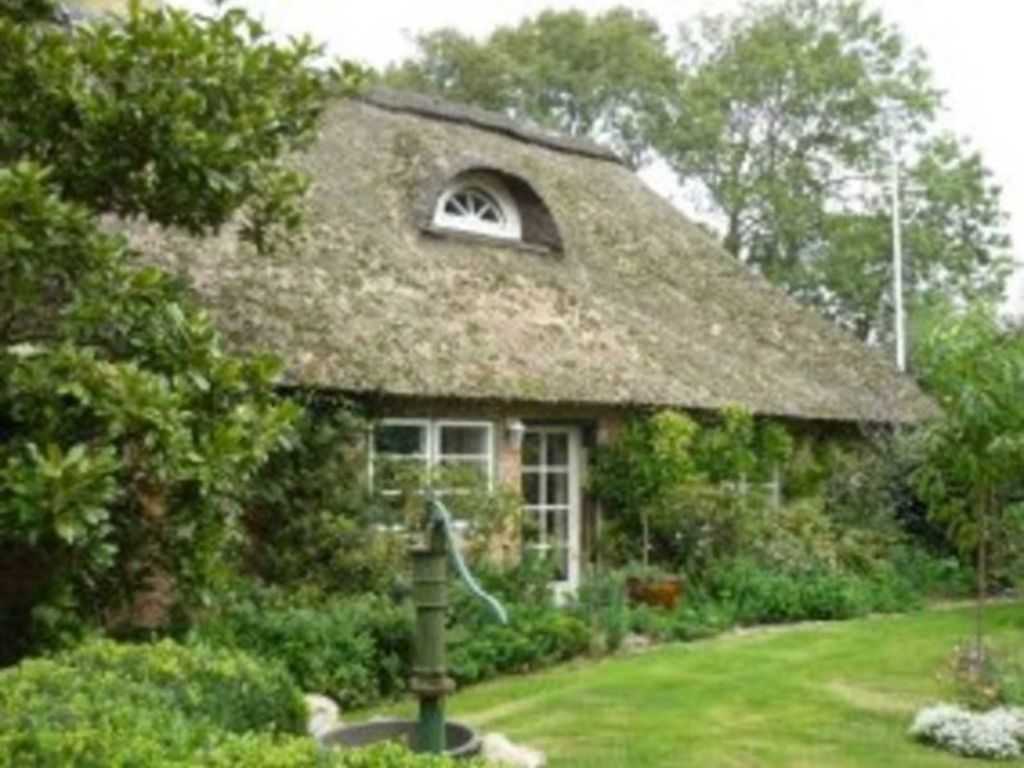 Little Rose Cottage - Urlaub unter Reet zwischen den Meeren