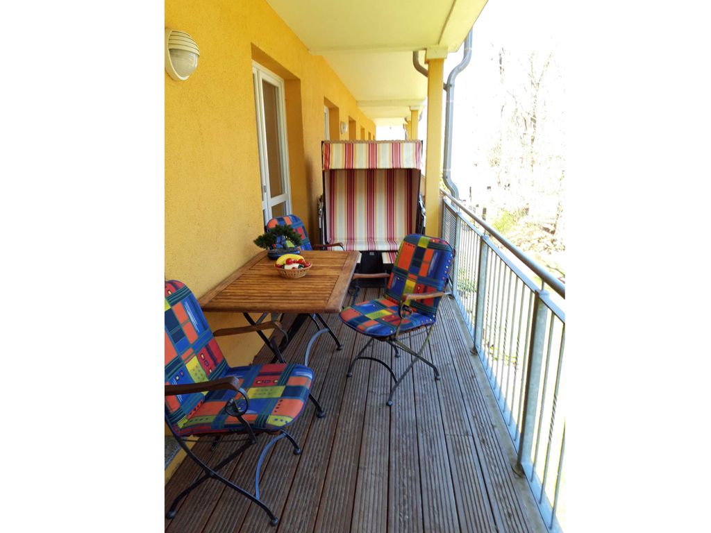 Balkon mit Strandkorb