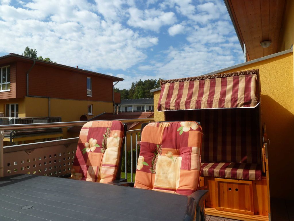 Balkon mit Strandkorb