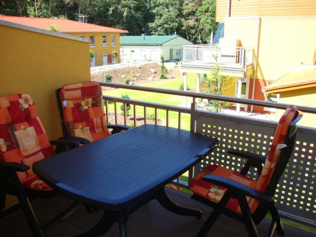 Balkon mit Gartenmöbeln